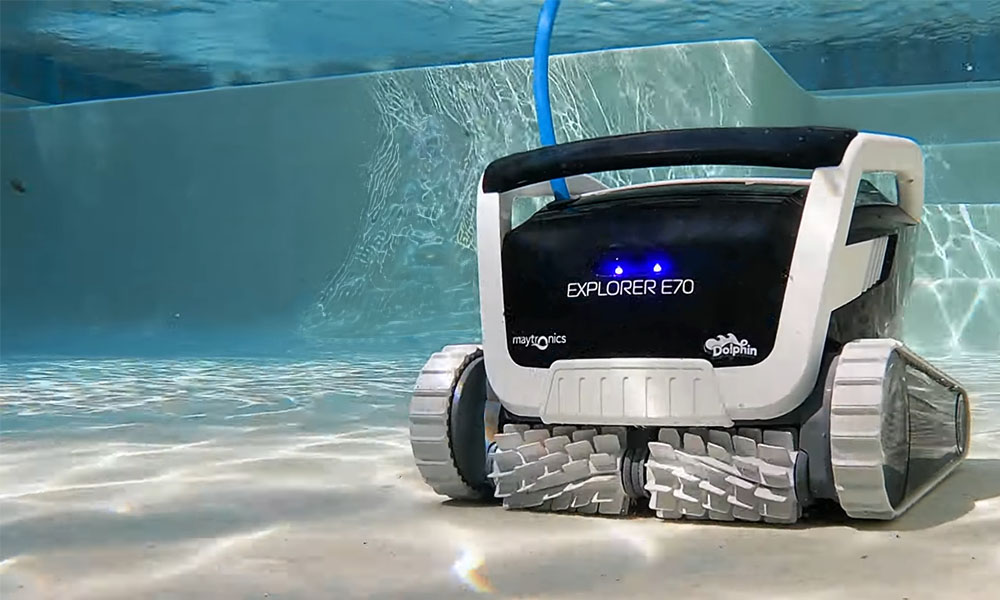 Dolphin Explorer E70 cleaning the pool