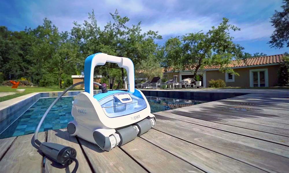 BWT Robotic Pool Cleaner