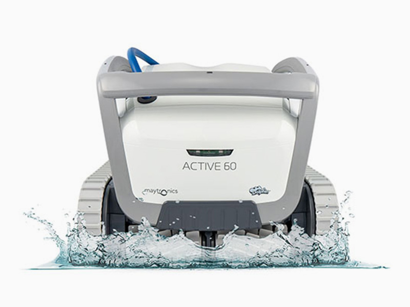 Dolphin Active 20 Splashing