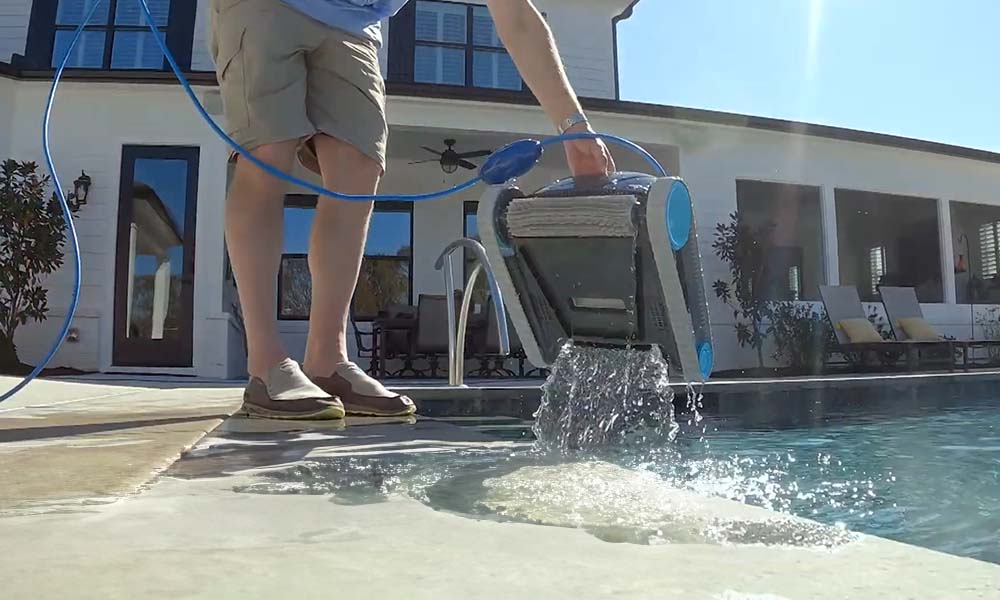Dolphin Advantage Robotic Pool Lightweight