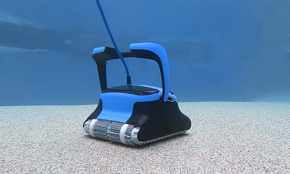 Dolphin Nautilus CC Supreme Pool Vacuum