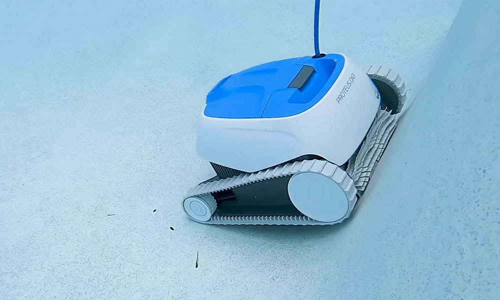 Dolphin Proteus DX3 Robotic Pool Cleaner Wall Cleaning