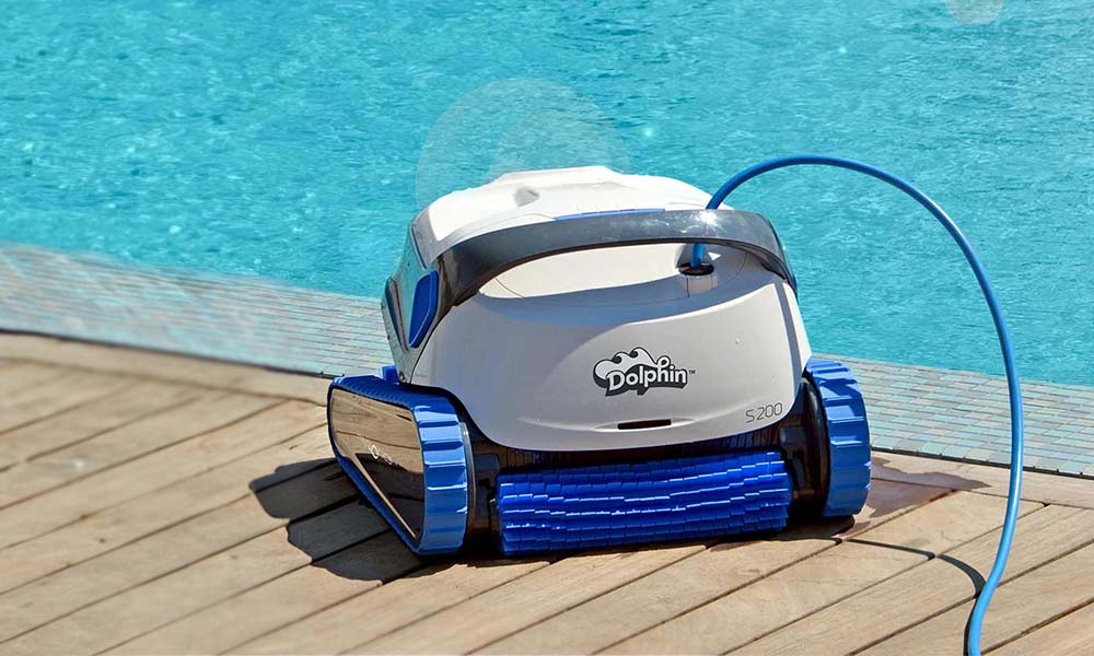 Dolphin S200 Robotic Pool Lifestyle