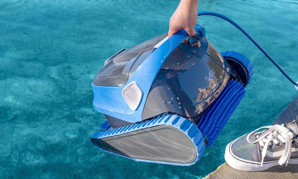 Dolphin S400 Robotic Pool Lifestyle