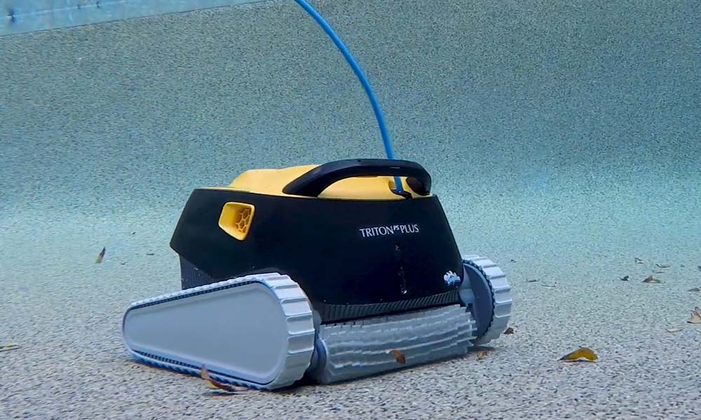Dolphin Triton PS Cleaning Pool